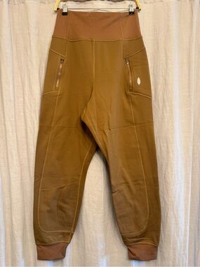 FP Movement Free People Total Eclipse Reversible Fleece Jogger Desert Palm M